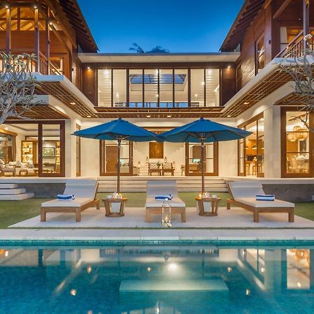 Villa Rusa Biru - Modern Villa With Private Pool And Cook In The Heart Of Berawa Canggu  Luaran gambar