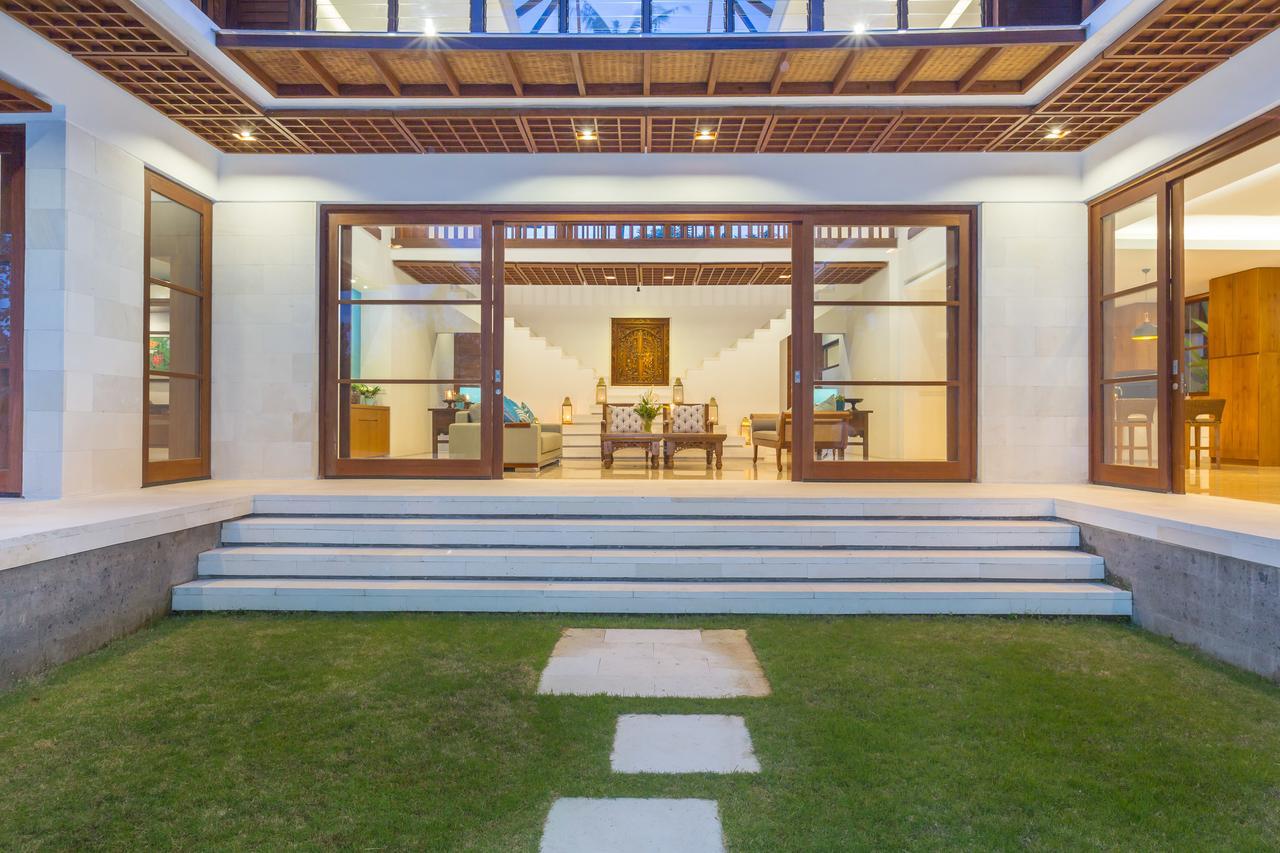Villa Rusa Biru - Modern Villa With Private Pool And Cook In The Heart Of Berawa Canggu  Luaran gambar