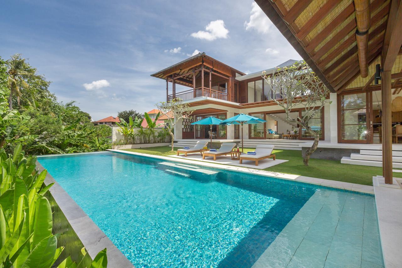 Villa Rusa Biru - Modern Villa With Private Pool And Cook In The Heart Of Berawa Canggu  Luaran gambar