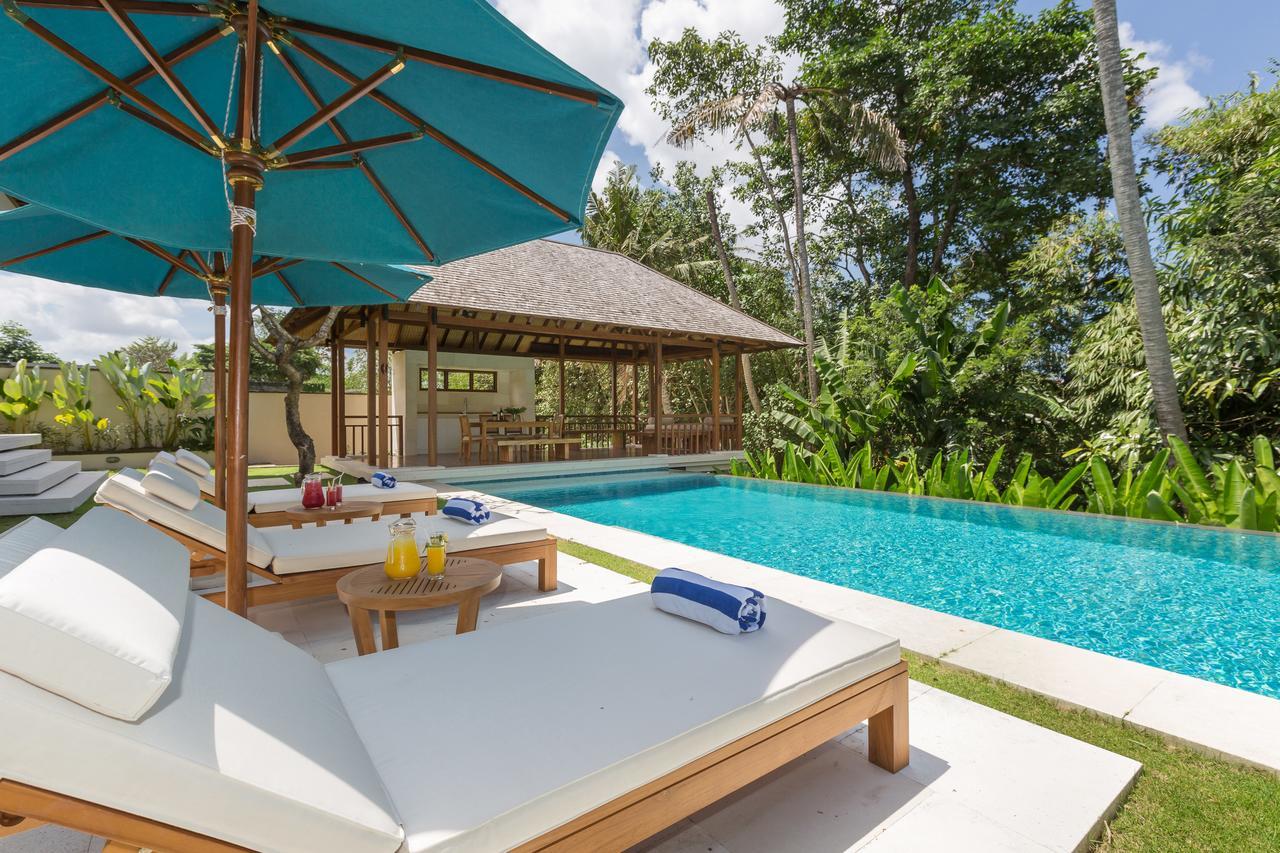 Villa Rusa Biru - Modern Villa With Private Pool And Cook In The Heart Of Berawa Canggu  Luaran gambar