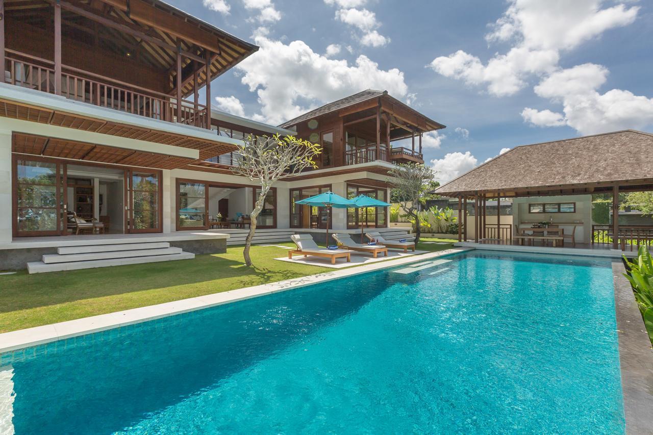 Villa Rusa Biru - Modern Villa With Private Pool And Cook In The Heart Of Berawa Canggu  Luaran gambar