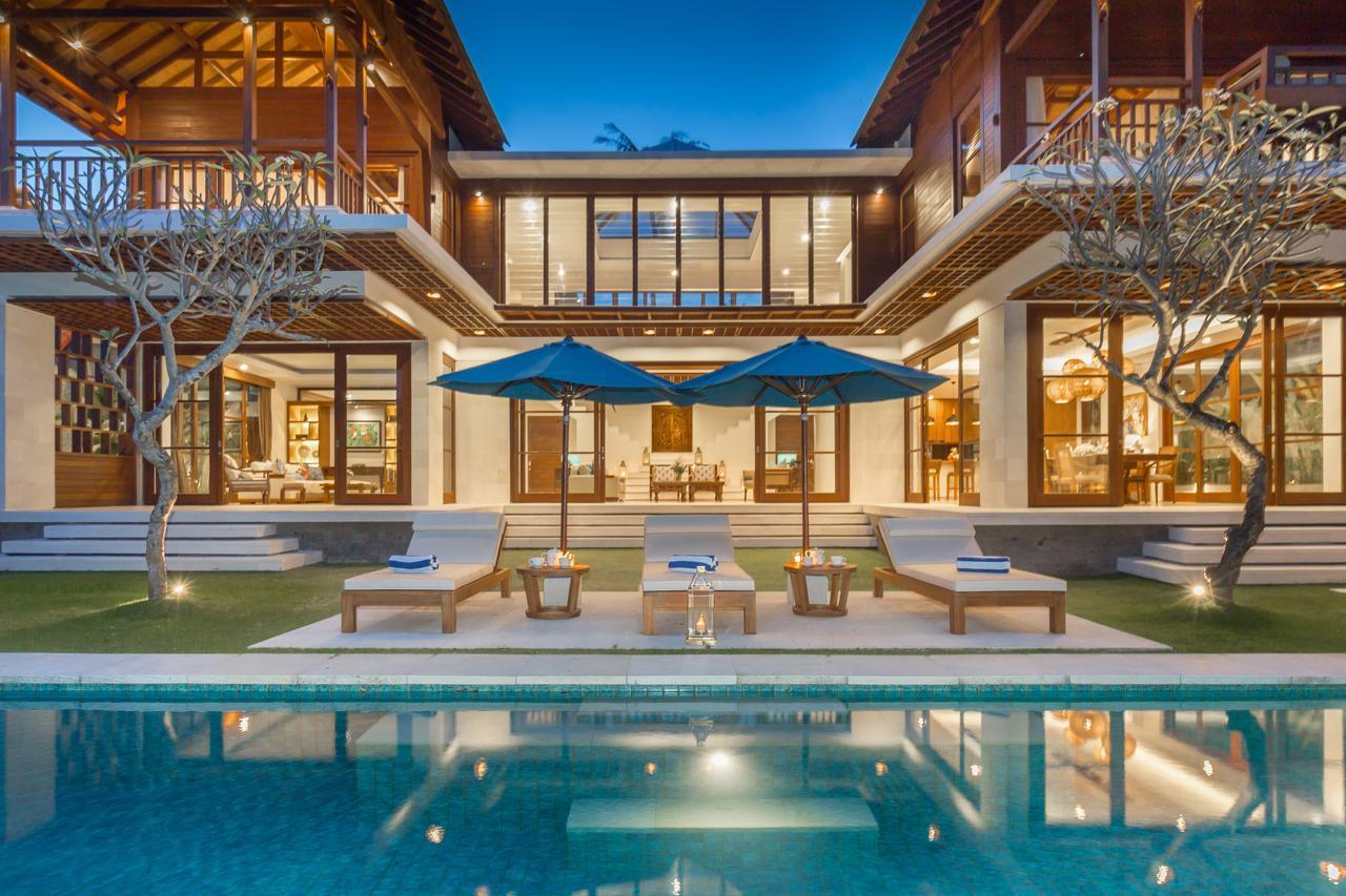 Villa Rusa Biru - Modern Villa With Private Pool And Cook In The Heart Of Berawa Canggu  Luaran gambar
