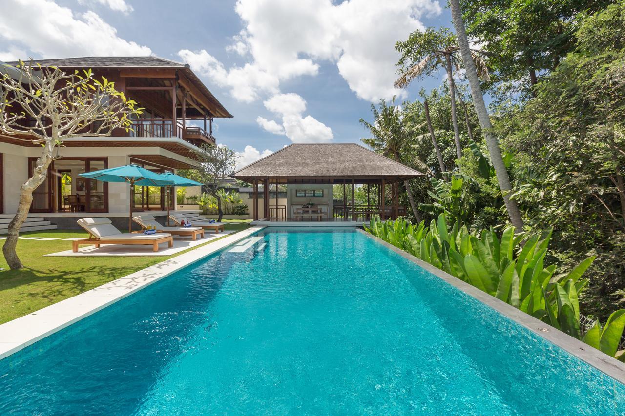 Villa Rusa Biru - Modern Villa With Private Pool And Cook In The Heart Of Berawa Canggu  Luaran gambar