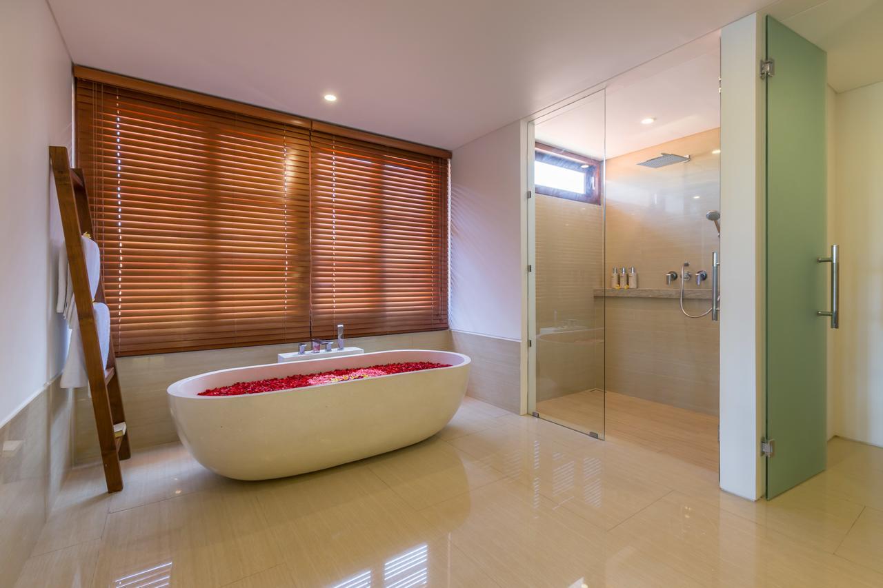 Villa Rusa Biru - Modern Villa With Private Pool And Cook In The Heart Of Berawa Canggu  Luaran gambar