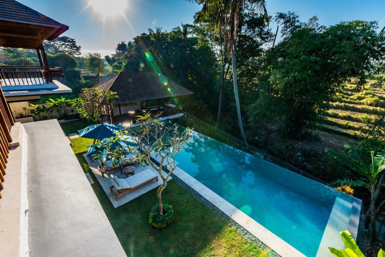 Villa Rusa Biru - Modern Villa With Private Pool And Cook In The Heart Of Berawa Canggu  Luaran gambar