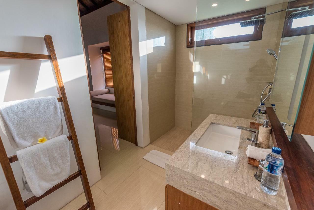 Villa Rusa Biru - Modern Villa With Private Pool And Cook In The Heart Of Berawa Canggu  Luaran gambar