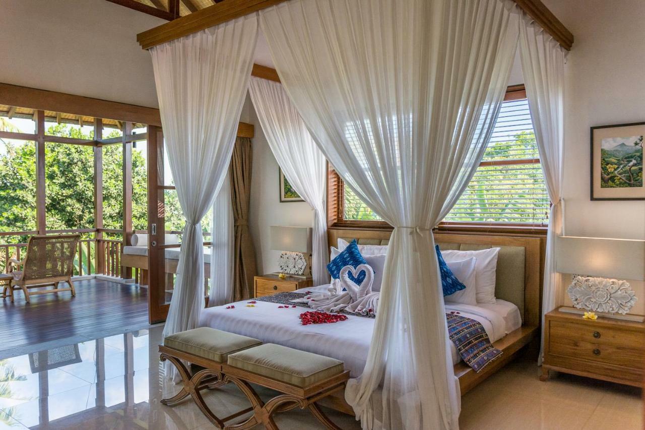 Villa Rusa Biru - Modern Villa With Private Pool And Cook In The Heart Of Berawa Canggu  Luaran gambar