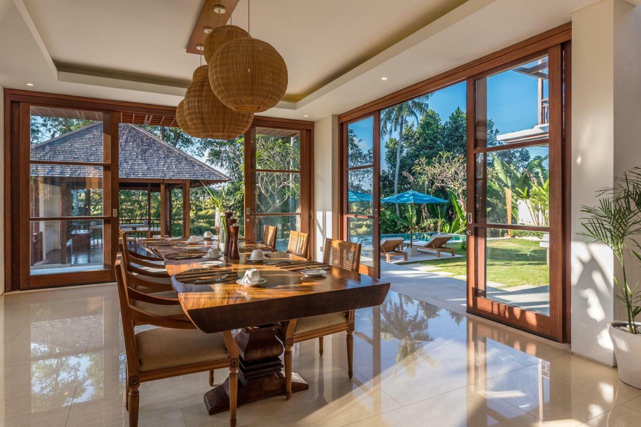 Villa Rusa Biru - Modern Villa With Private Pool And Cook In The Heart Of Berawa Canggu  Luaran gambar