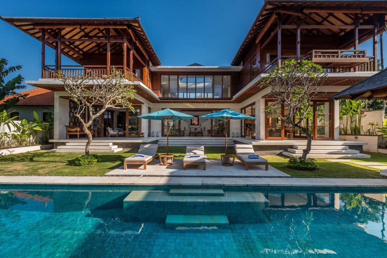 Villa Rusa Biru - Modern Villa With Private Pool And Cook In The Heart Of Berawa Canggu  Luaran gambar