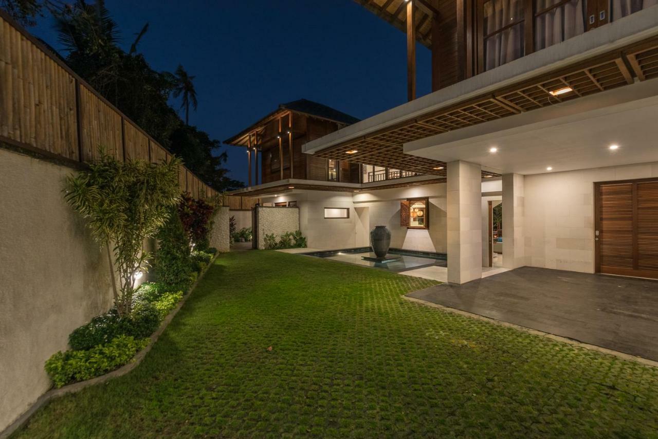 Villa Rusa Biru - Modern Villa With Private Pool And Cook In The Heart Of Berawa Canggu  Luaran gambar